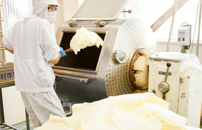 バター製造作業風景（第4話TOP画像）